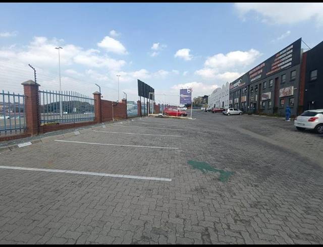 INDUSTRIAL PROPERTY TO RENT IN STRYDOM PARK